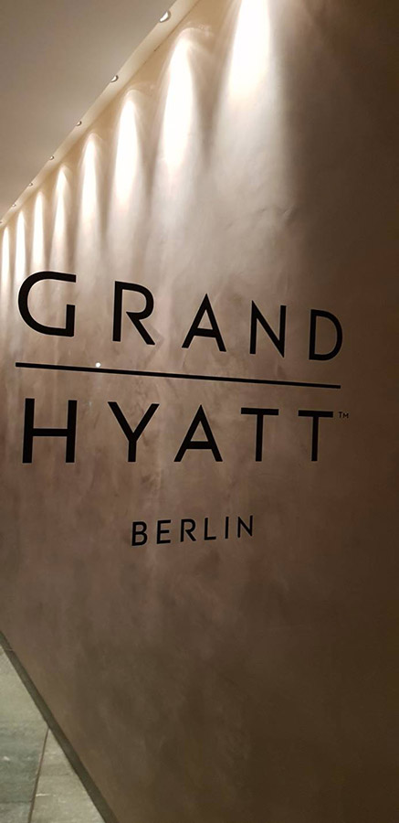WAND EINS - MAGAZIN - GRAND HYATT BERLIN